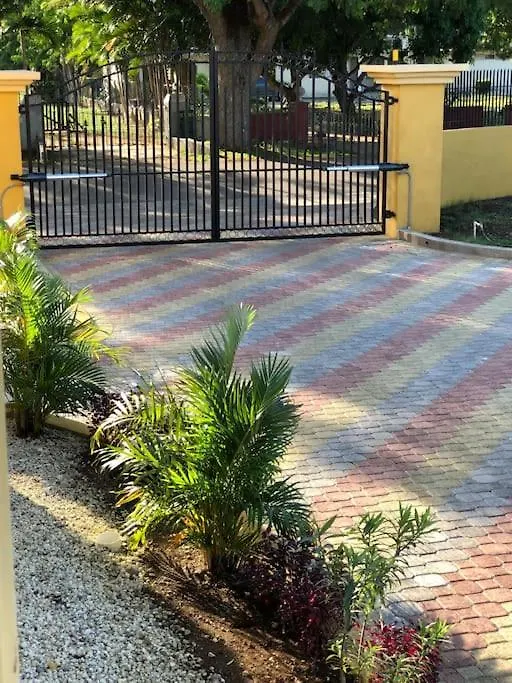 Peace Of Mind- Serenity Palm Apartment Runaway Bay 0*,